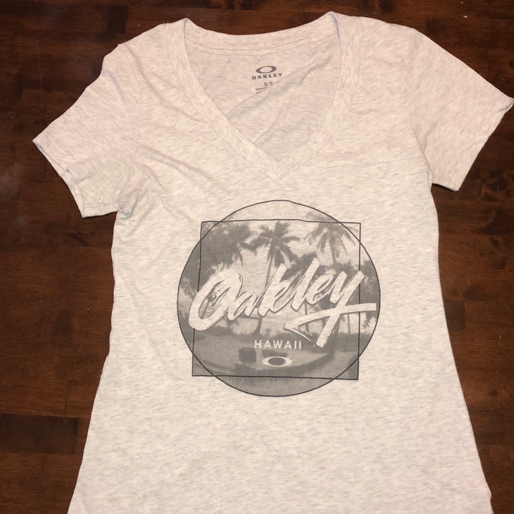 oakley t-shirt